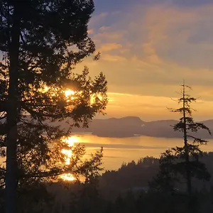 Holiday home Saltspring Oceanviewgetaway 