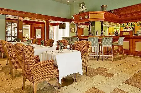 Toronto Plaza Airport Hotel 3*,