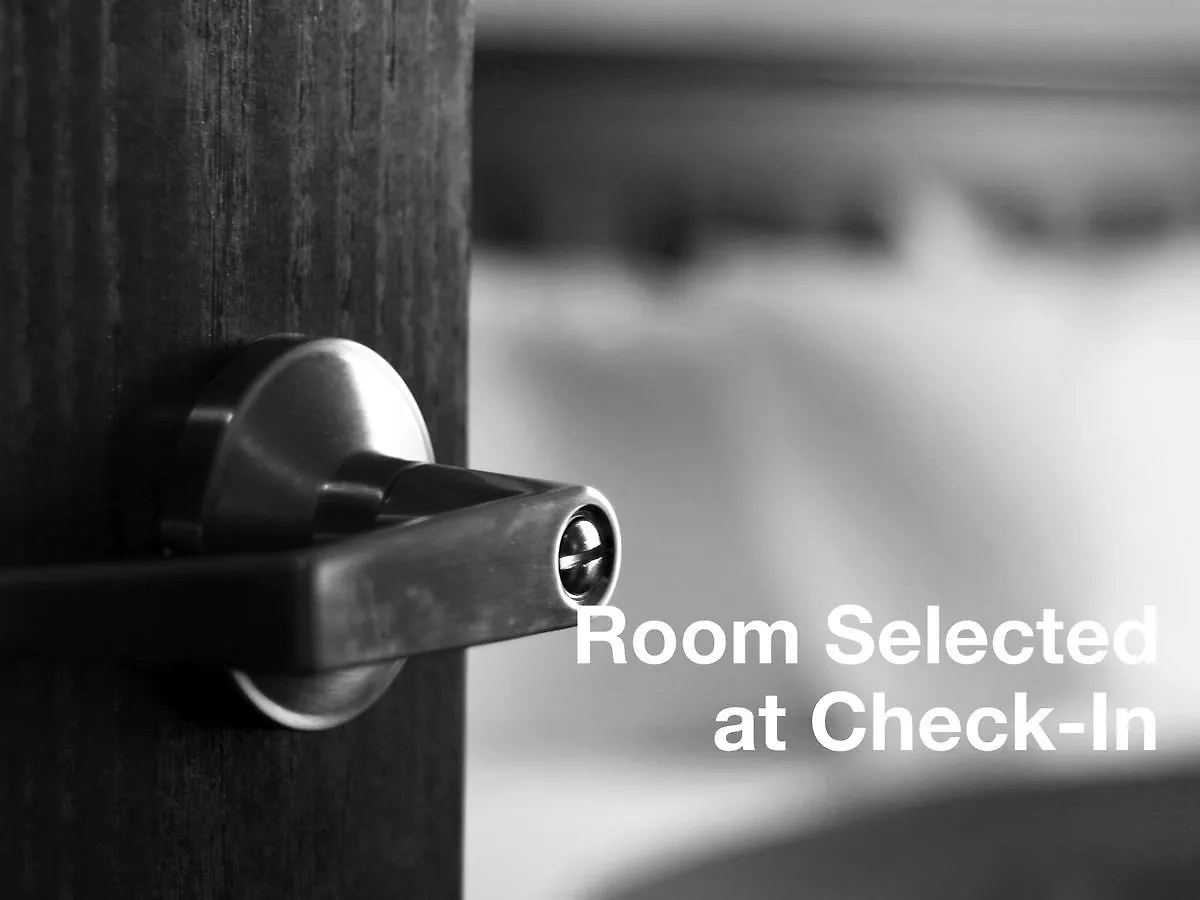 Toronto Plaza Airport Hotel