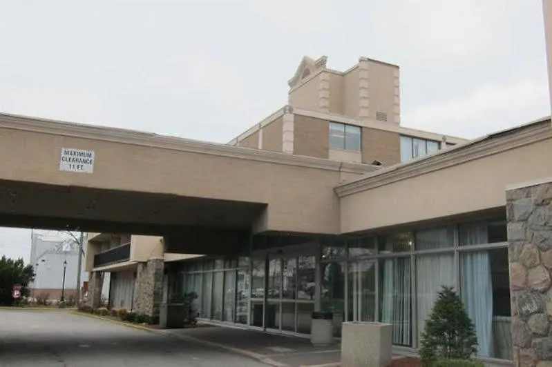 Toronto Plaza Airport Hotel