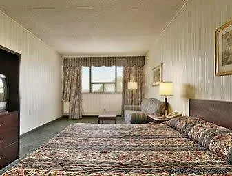 Toronto Plaza Airport Hotel 3*,  Canadá